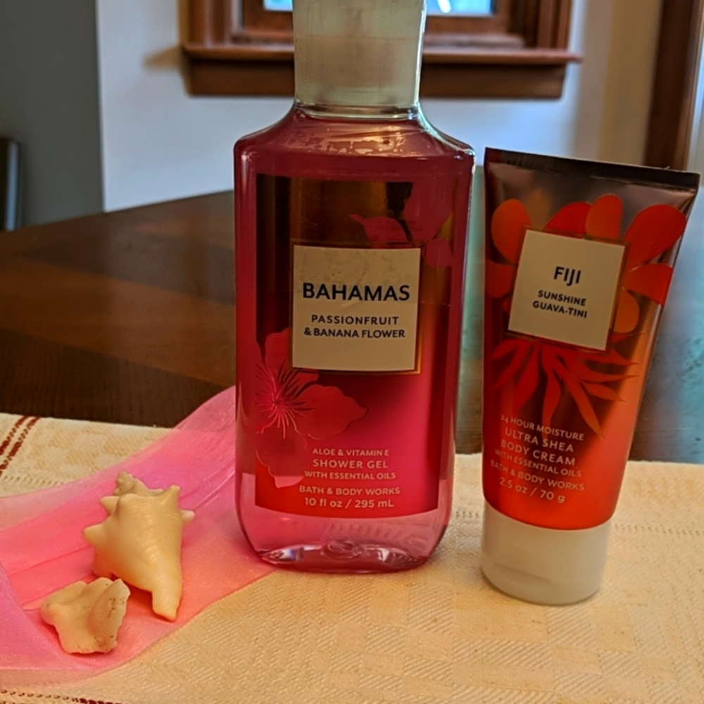 NWT BBW Tropical Duo